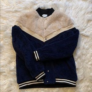 Two-tone fuzzy jacket